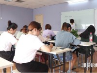 廣東2020年幼師學(xué)校中專升大?？际裁? /><b>廣東2020年幼師學(xué)校中專升大專考什么</b><span>2019-11-21 14:52</span><p>現(xiàn)在很多同學(xué)在初中讀完之后就放棄讀高中而去選擇一個中專的職業(yè)院校就讀幼師專業(yè)，這樣固然是節(jié)省時間，可以早點工作，但是年齡</p></a></li>
            <li><a href=